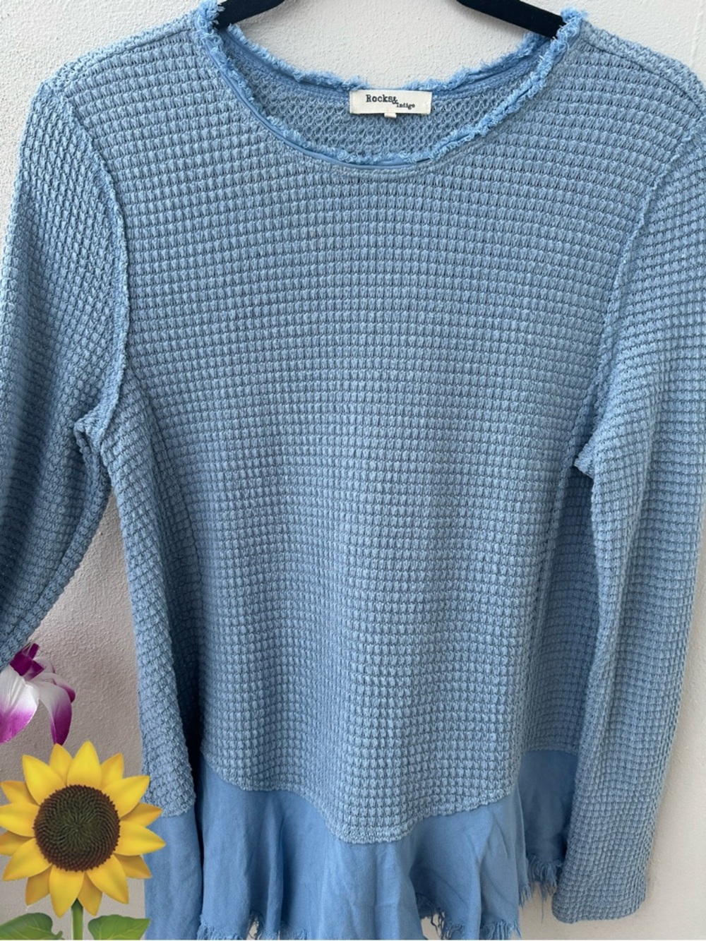 Rock & Republic Pale Blue Waffle Knit Long Sleeve Top with flowy bottom fringe
